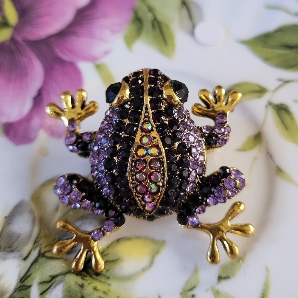 Rhinestone Tree Frog Brooch. Black, Lavender Gold
